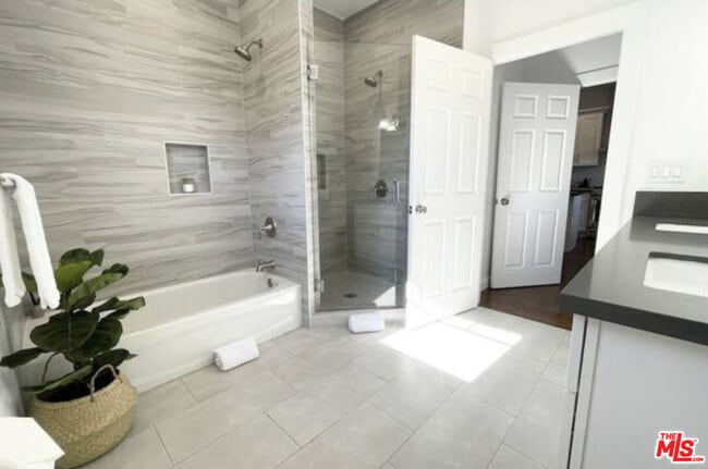 Building Photo - 3218 W 27th St