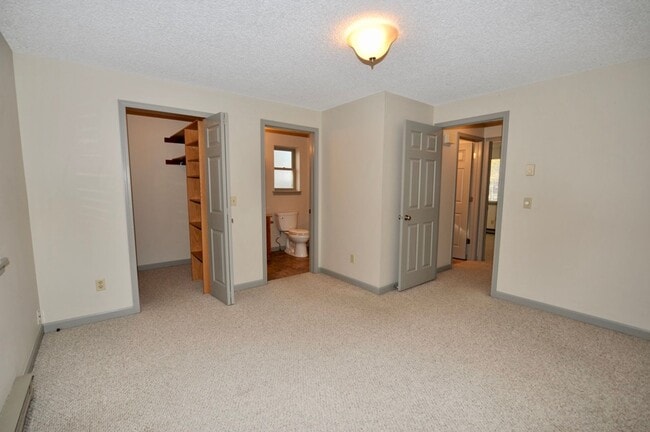 Building Photo - 2 bed 2 bath Hayden rancher duplex