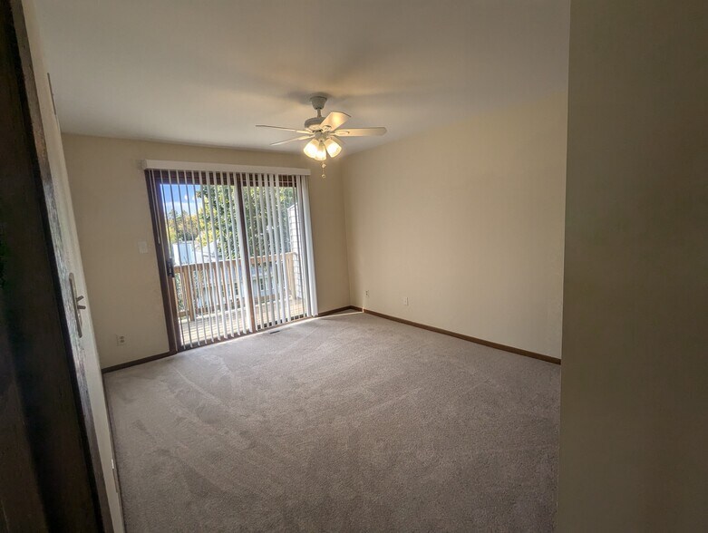 Building Photo - 3351 S 113th St