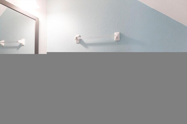 Building Photo - Rare 5 Bedroom Pool Home in Gated Community