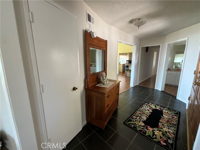 Building Photo - 3160 Crownview Dr