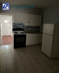 Building Photo - 4942 N 7th St