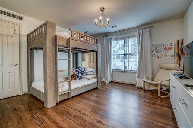 Building Photo - 4437 University Blvd