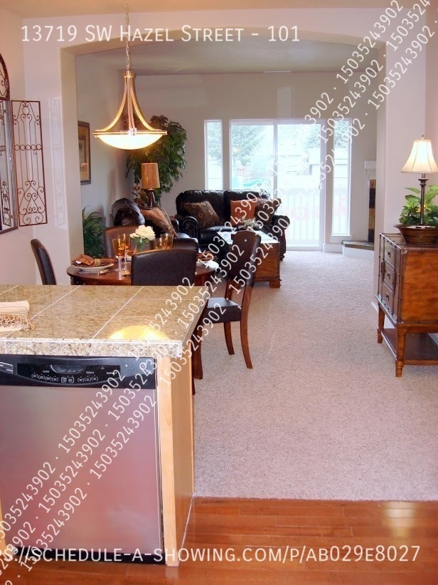 Building Photo - 13719 SW Hazel St