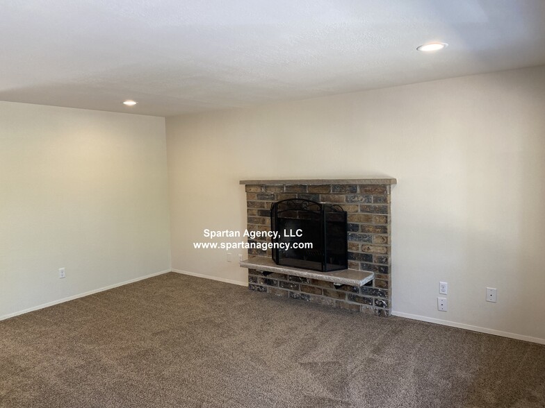 Building Photo - 10416 29th St E