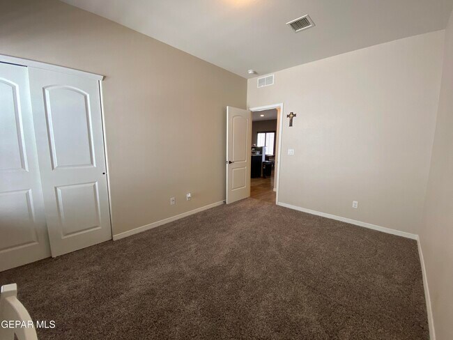 Building Photo - 7013 Long Meadow Dr