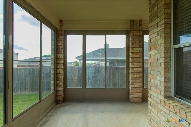 Building Photo - 2203 Love Rd