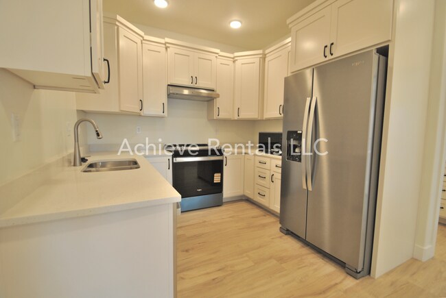 Building Photo - 1593 110