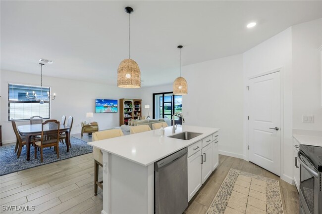 Building Photo - 13842 Hunter Oak Dr