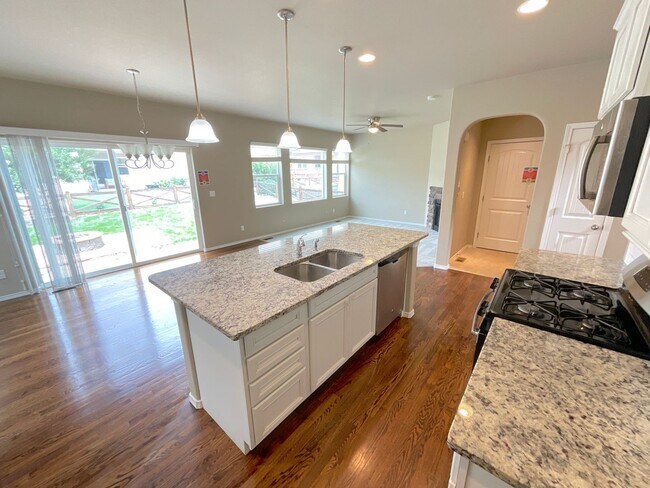 Building Photo - 4 Bedroom Home Available Near Marksheffel ...