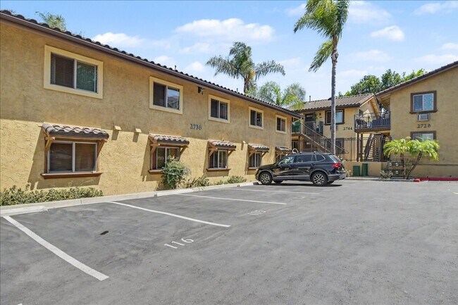 Building Photo - Walk to Balboa Park from This Beautiful Golden Hill Condo with Two Side-by-Side Parking Spaces
