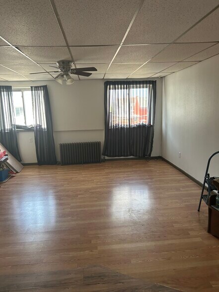 Living room - 227 Taylor St
