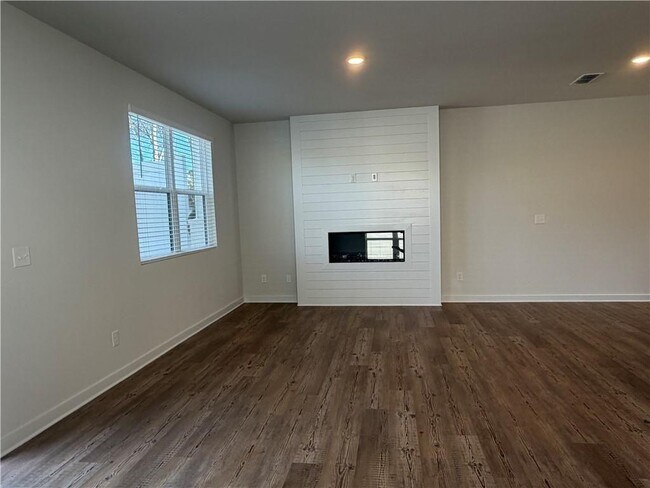 Building Photo - 1713 Harper Lily Ln