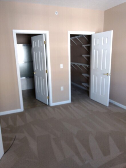 Master closet and bathroom - 1002 Stockton Rdg