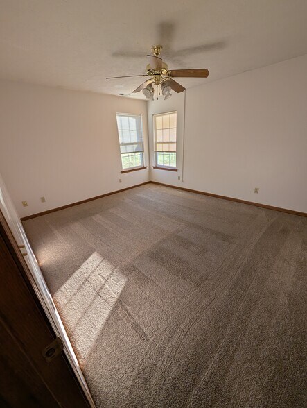 Master Bedroom - 2125 Fincastle Way