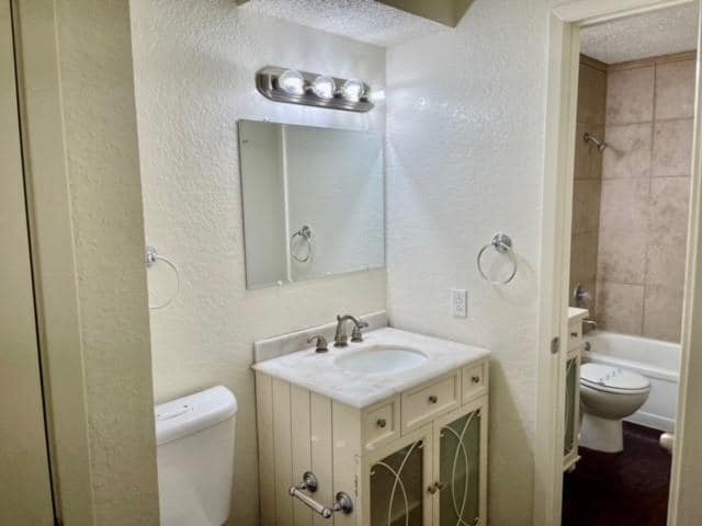 Building Photo - 6451 Woodbeach Dr