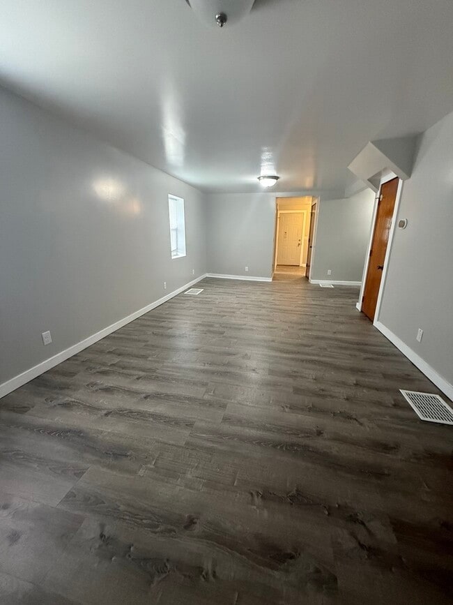 Building Photo - 729 Vine St