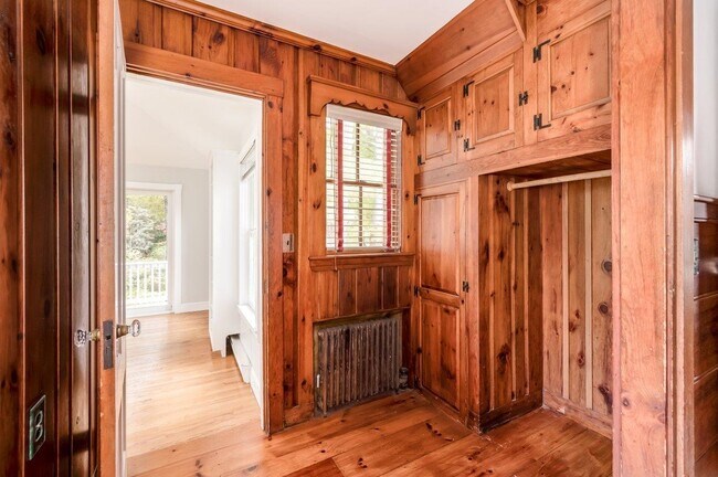 Building Photo - 110 Exeter Rd