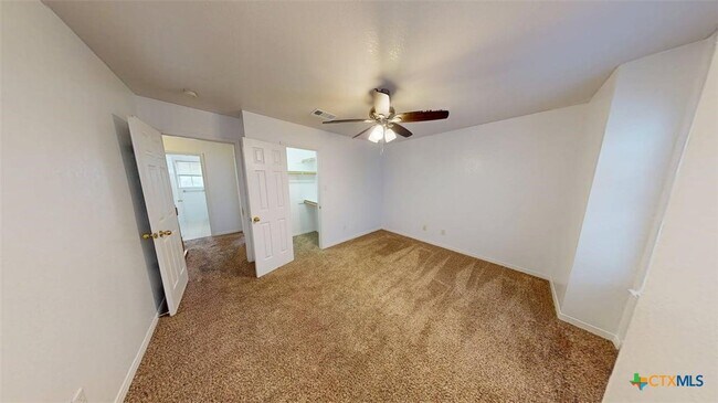 Building Photo - 609 Man O War Dr