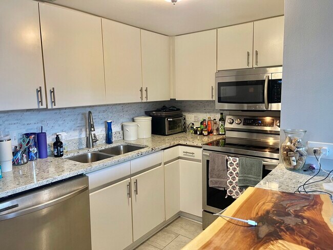 Building Photo - 440 N Wabash Ave