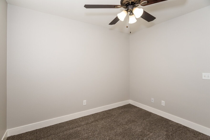 Building Photo - 6002 Aripeka St