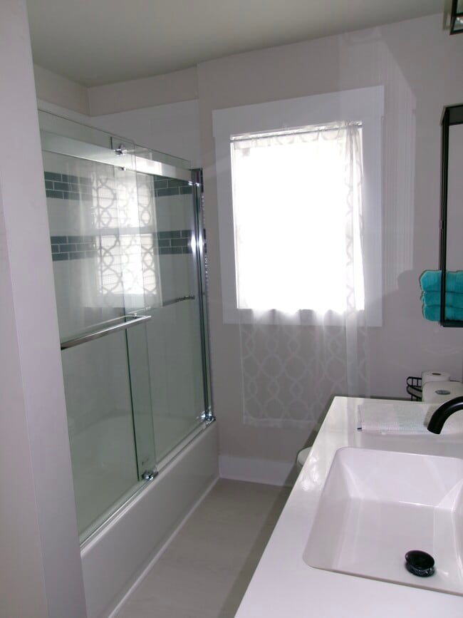 Building Photo - 3 Talbot Ave