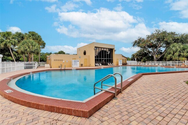 Building Photo - 2930 SW 87th Terrace
