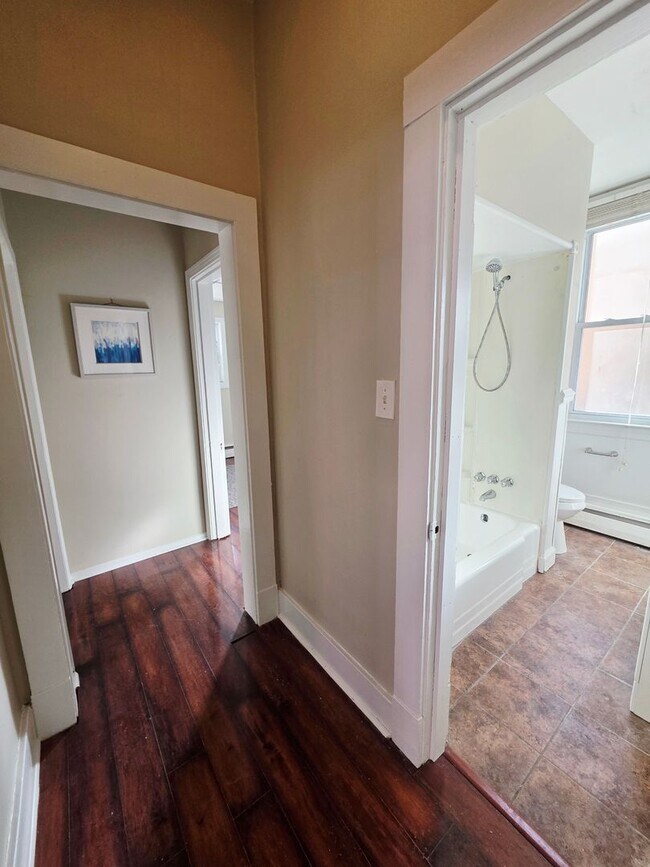 Building Photo - 20 Walnut St