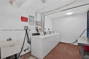 Building Photo - 3301 N Country Club Dr