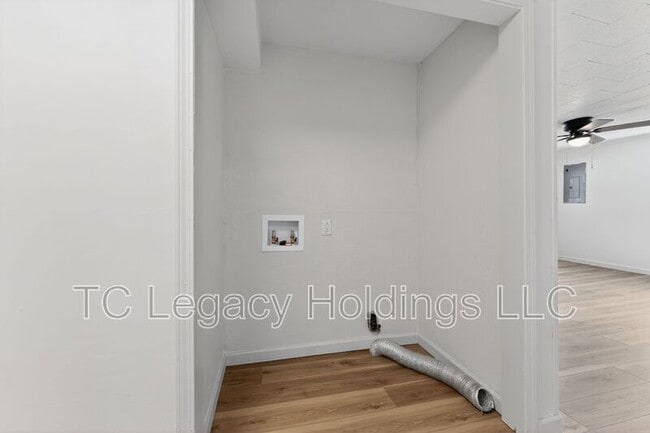 Building Photo - 218 George St