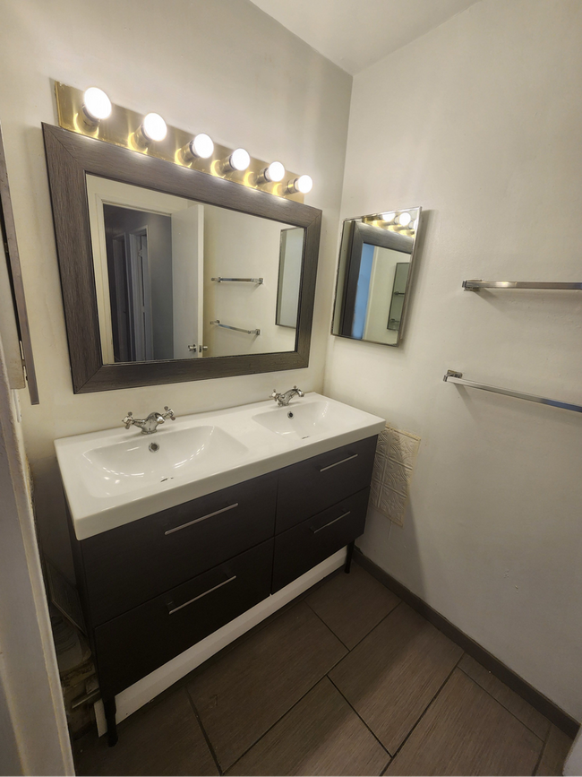 Building Photo - Two Bedroom Available near EMU | Flexible Lease Start Date