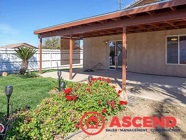 Building Photo - Beautiful 3 Bedroom Home In Rosedale Area!