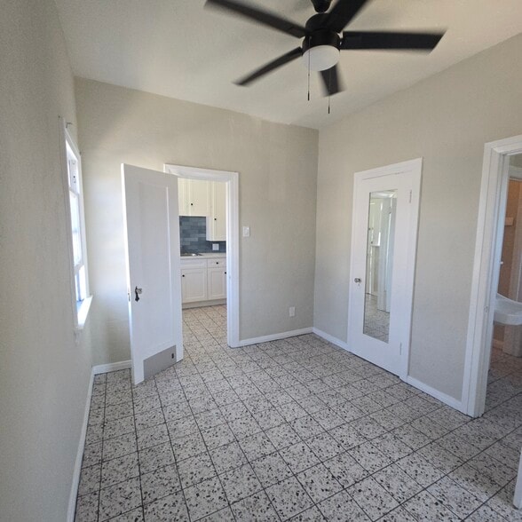 Building Photo - 479 Gaviota Ave