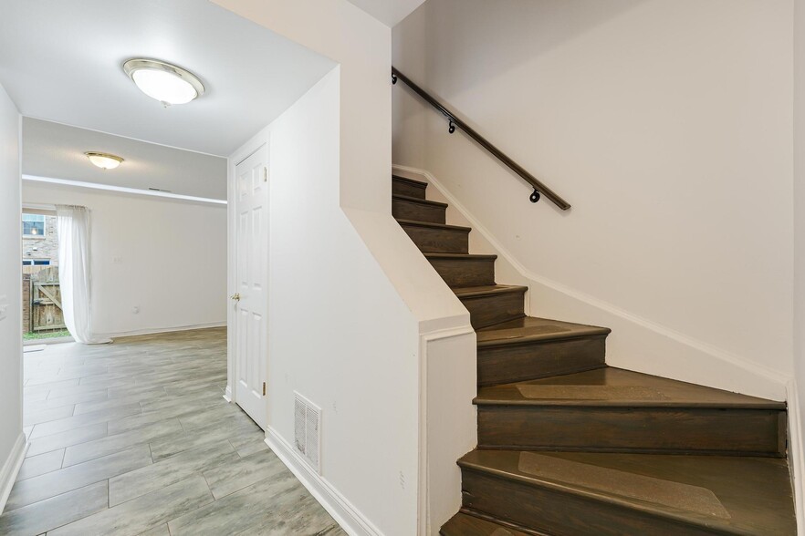 Building Photo - 7349 Eldorado Ct