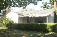 Building Photo - 1335 Oleander Ave