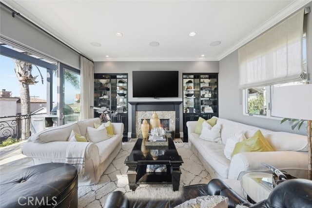 Building Photo - 633 12th St