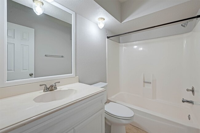 Building Photo - 22610 Deville Dr