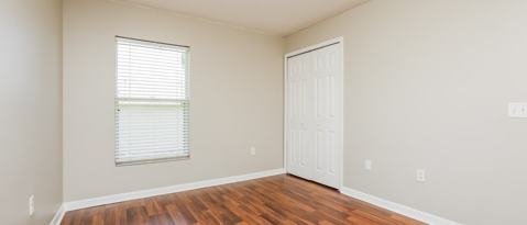 Building Photo - 2208 Kingscrest Cir