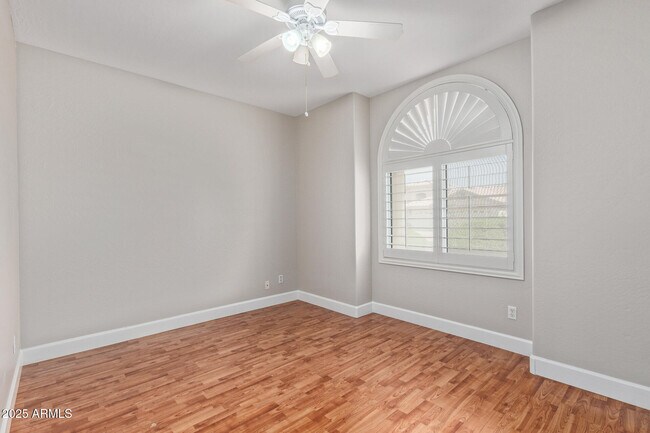 Building Photo - 9366 E Celtic Dr
