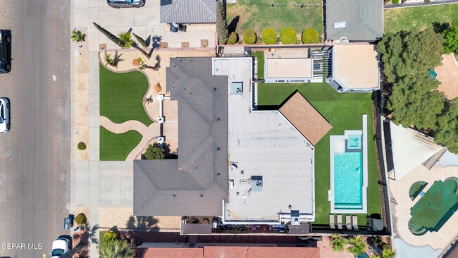 Building Photo - 2085 Paseo Del Prado Dr