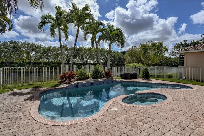 Building Photo - 4322 Fox Ridge Dr