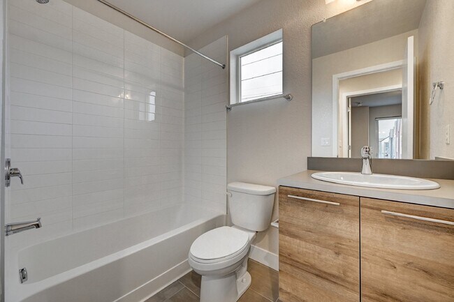 Building Photo - $2,795 - 3 bed, 3.5 bath located in Lakewood with AC, and In Unit Laundry!