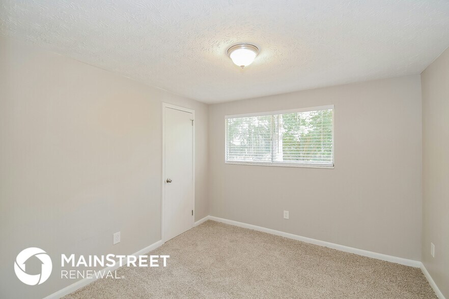 Building Photo - 4425 Jana Ln N