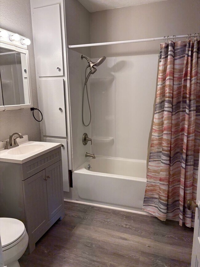 Building Photo - 574-576 E. Church St.