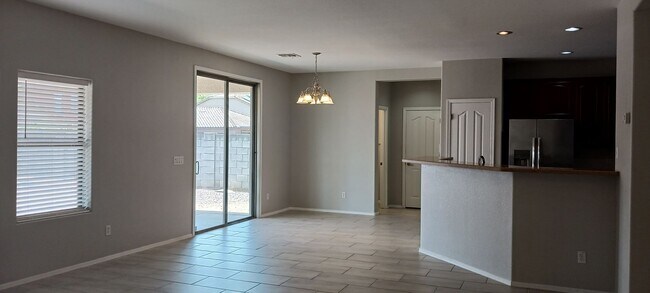 Building Photo - 3 Bed / 2 Bath with Loft
