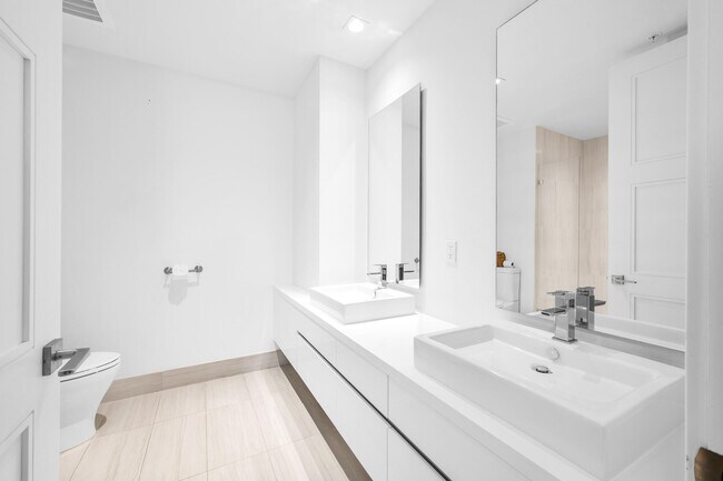 Building Photo - 155 E Boca Raton Rd