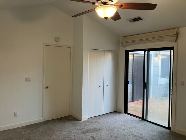 Building Photo - 3600 Thomas More Way