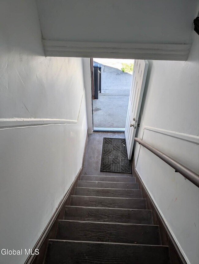 Building Photo - 120 Degraff St