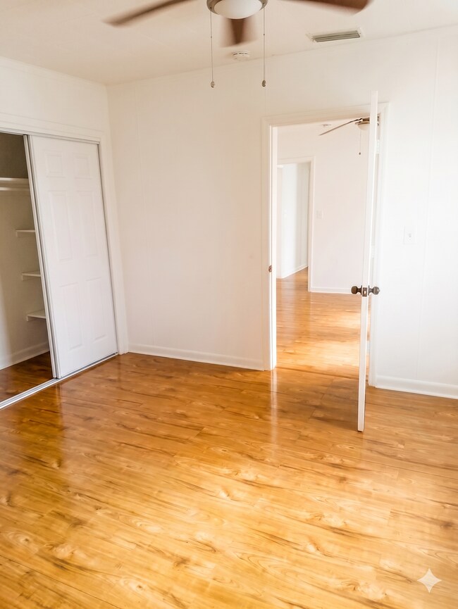 Building Photo - Spacious 3-Bedroom Home in Prime Pinellas Park Location – 1,354 Sq Ft