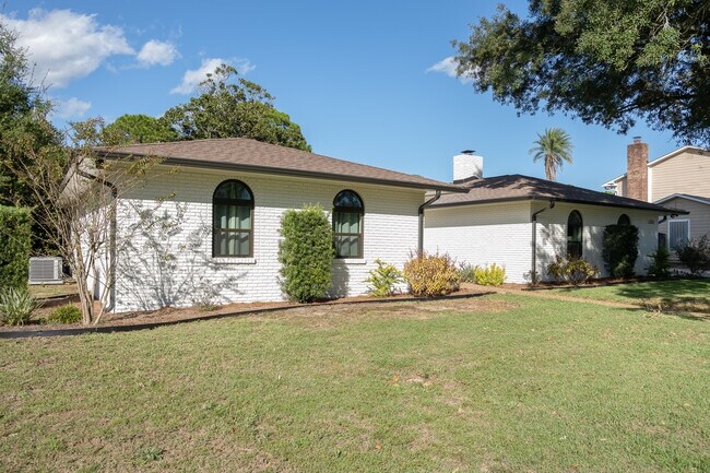 Building Photo - 2540 Hallmark Dr